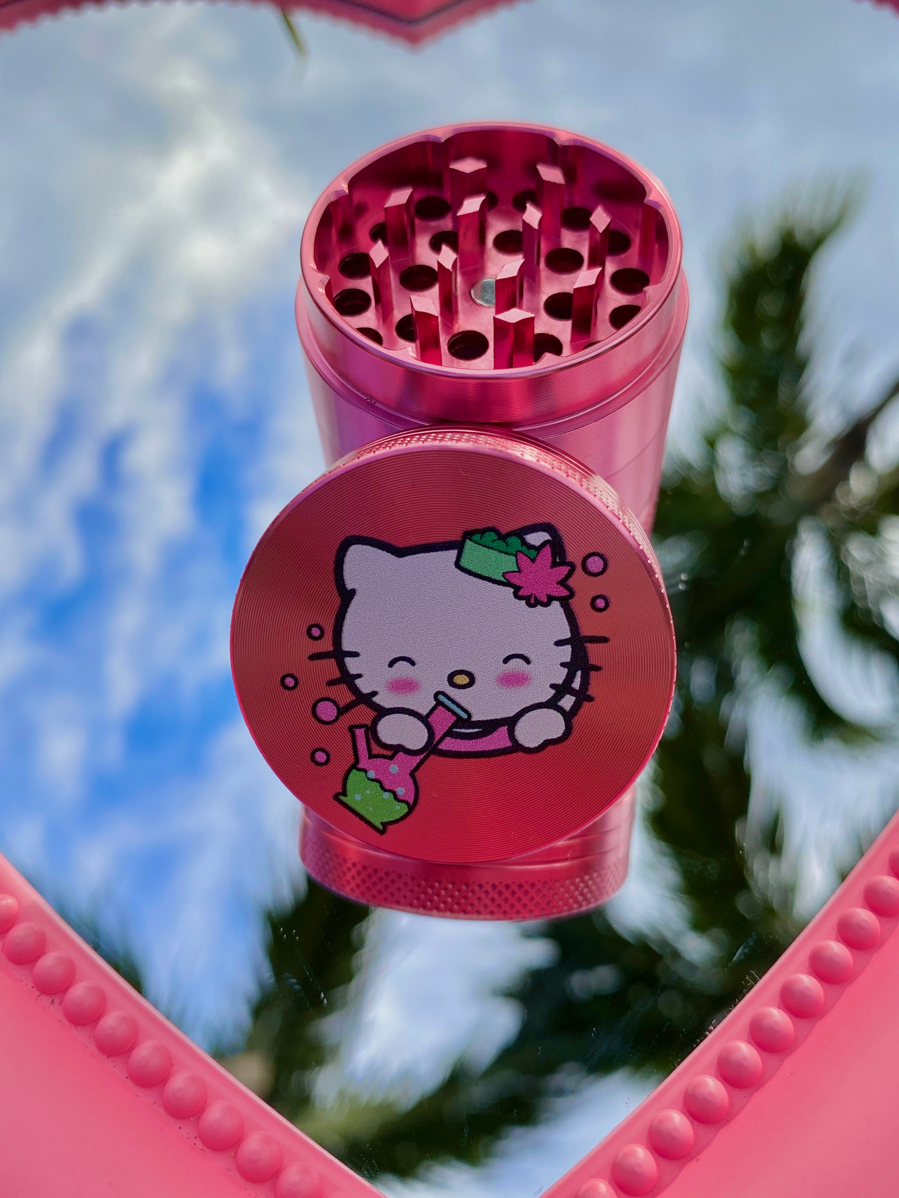 hello kitty tobacco grinder Pink Litty Hello Kitty Herb Grinder